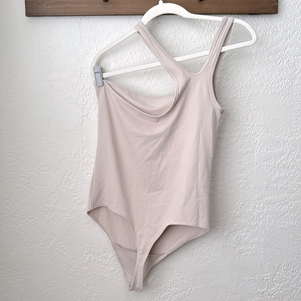 A&F - Seamless One Shoulder Bodysuit - Picture 5 of 9